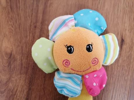 Plyšový kvietok - hrkálka,