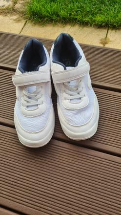 Tenisky, baťa,35