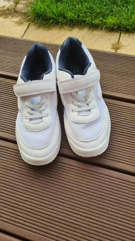 Tenisky, baťa,35
