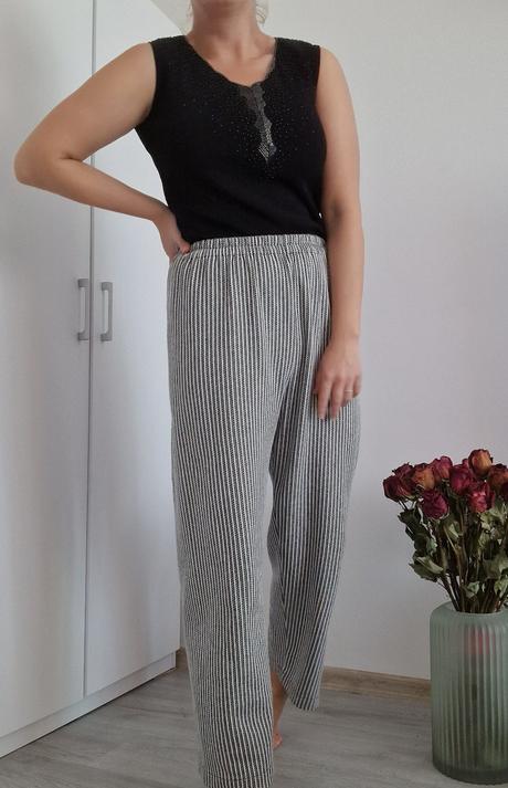 Široké čiernobiele nohavice s vysokým pásom, l