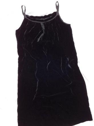 Kvalitne zamatove saty, 38