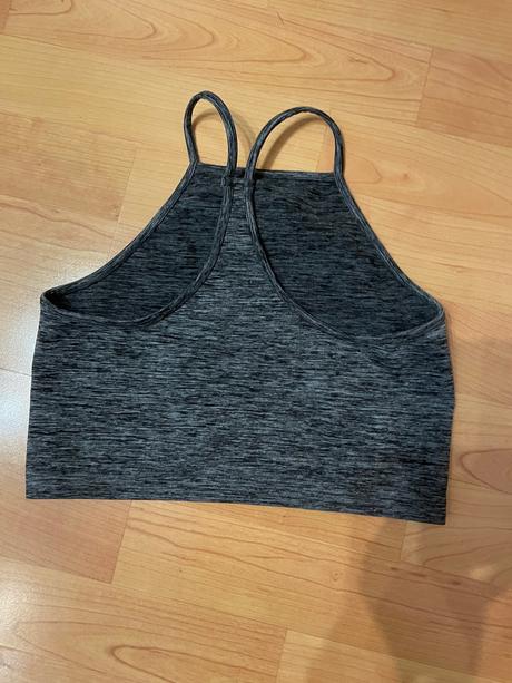 Sportova podprsenka, 152