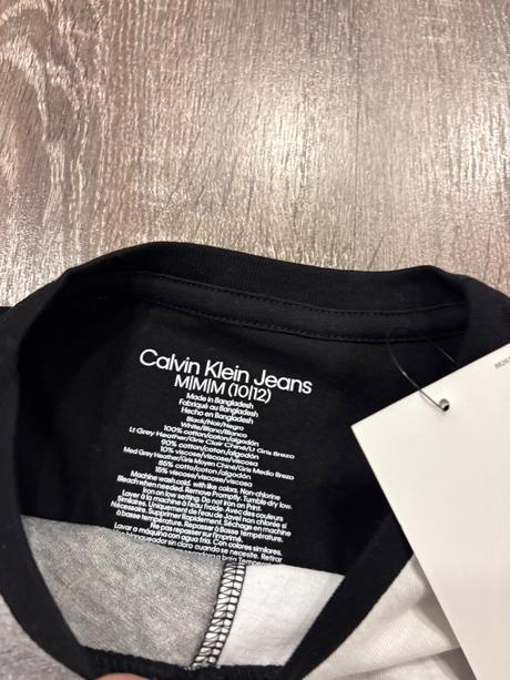 Calvin klein chlapčenske tričko na 10-12 rokov, calvin klein,140