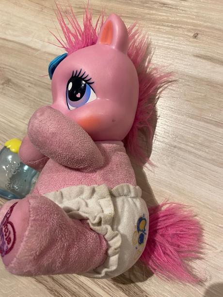 My little pony krásny koník vydávajúci zvuky, 