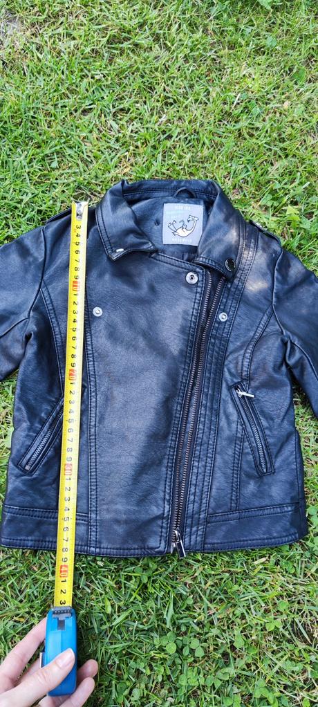 Koženka, reserved,122