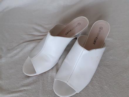 Dámske nové biele vsuvky body flirt č.41, 41