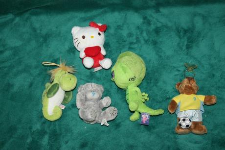 4 mali plysacikovia,