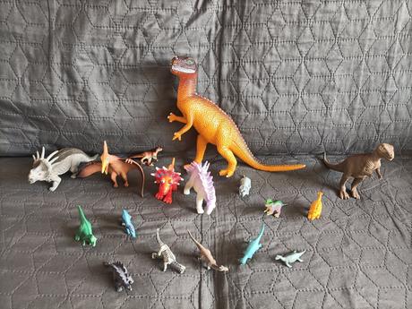 Plastové dinosaury, 