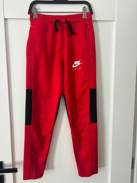 Chlapčenské tepláky, nike,134