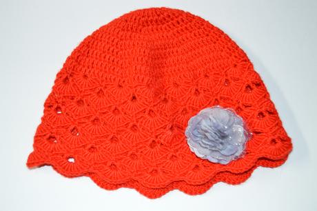Ručná háčkovaná čiapočka s veľkým kvetom, 110