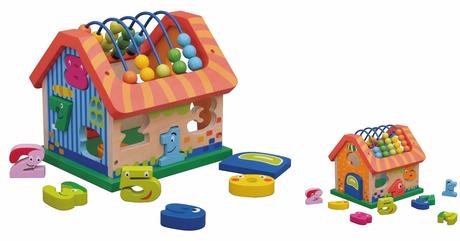 Drevený domček na triedenie,