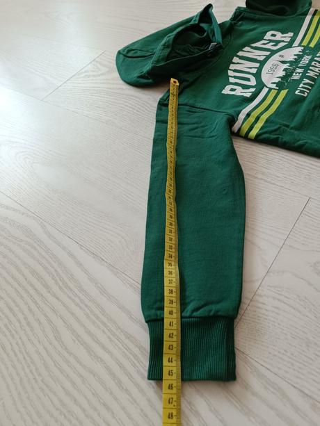 Zelená mikina s kapucňou, 116