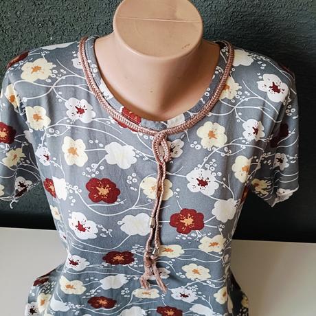 Kvietkovane saty, xl