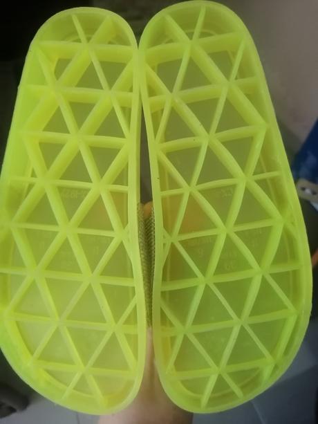 Šľapky neonove, 39