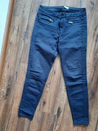 Tmavomodré nohavice s vreckami, 38