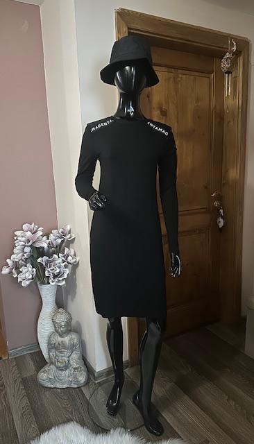 Pekné čierne športové šaty s vreckami zn. magenta, l / m