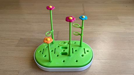 Odkvapkávač (stojan) na dojčenské fľaše,