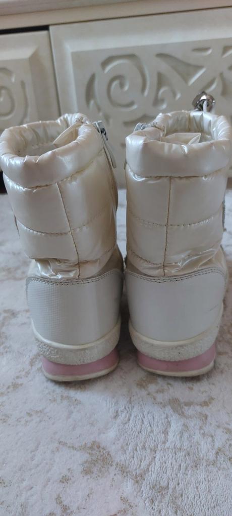 Krásne perletove zimné snehulky, 26