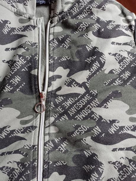 Mikina zn. page, takko,158