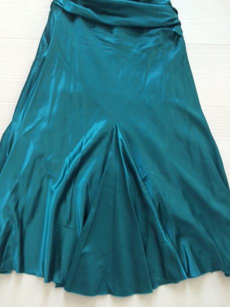 Spoločenské šaty, 34