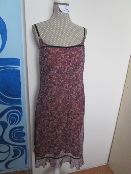 2442. znač. šaty, m