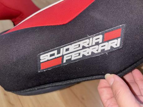 Podsedak 15-36 kg, ferrari