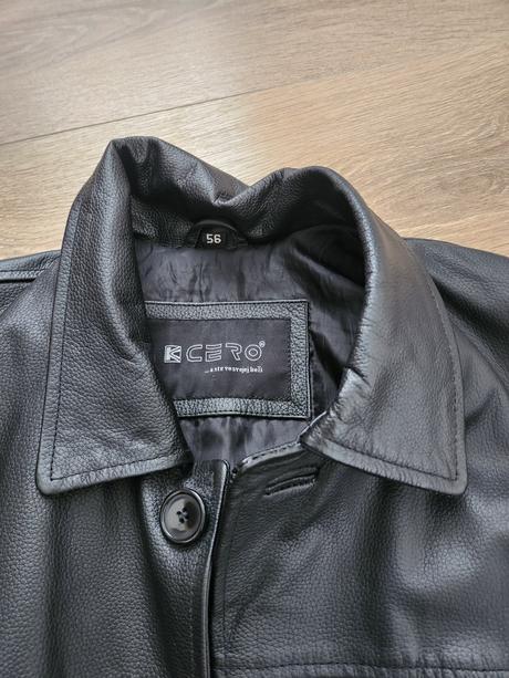 Kožený kabát, 56
