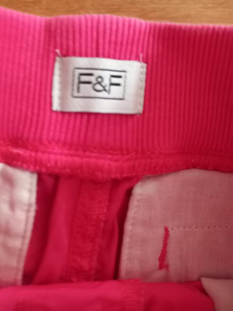 Šortky, f&f,122