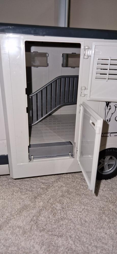 Prepravník na kone mb sprinter s koňom, 