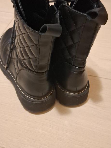 Vysoké topánky, 31