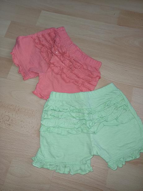 2x šortky s fodričkami v.80, 80