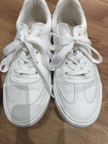 Tenisky, reserved,33