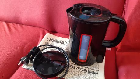 Predám čiernu rýchlovarnú kanvicu daewo.,