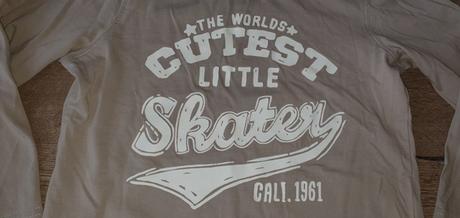 Bledohnedé tričko, 104