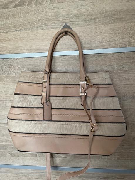 Kabelka catwalk v top stave, 