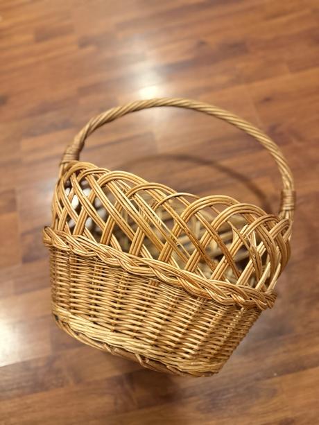 Veľký prútený košík pevný, 