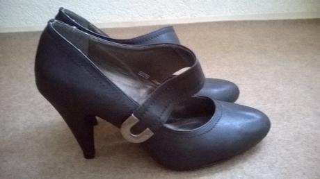 Čierne topánky, 40