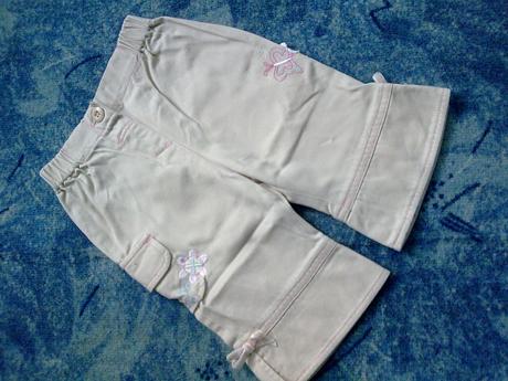 Béžové riflíky a fialové podšité gaťušky, st. bernard,68