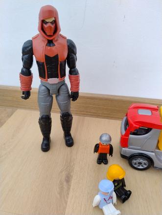 Figúrka batman,