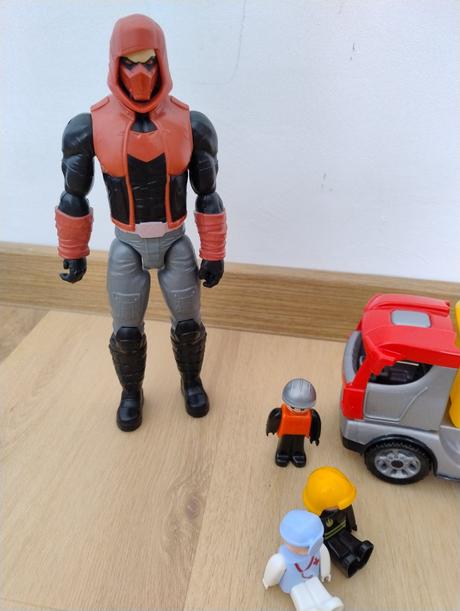 Figúrka batman,