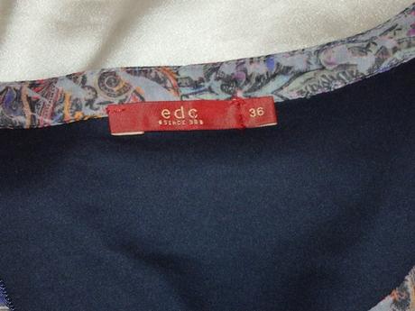 Kvalitné vzorované šaty, s