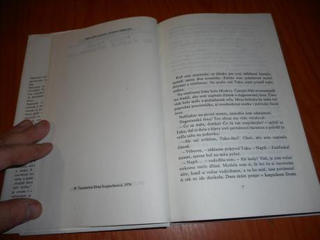 Rosa padá na každé stebielko,