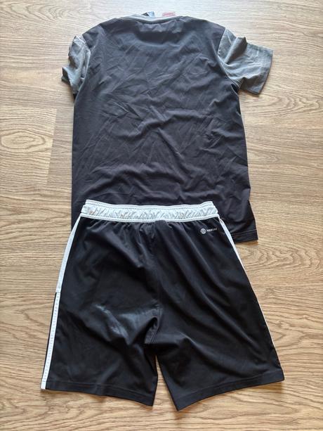 Tričko a kraťasy, 140–152