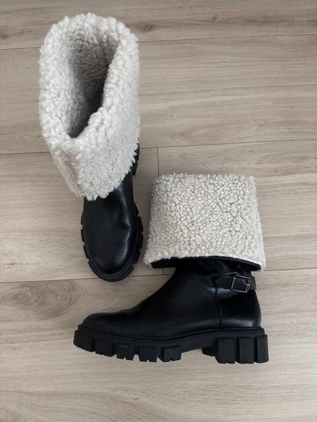 Cierne čižmy s kožušinou, stradivarius,39