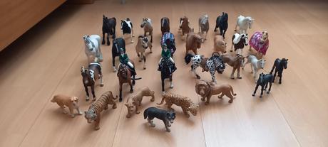 Schleich stajňa a kone, 