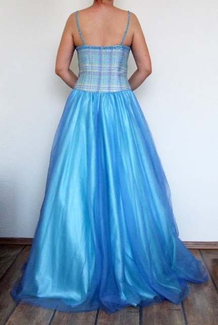 Spoločenské šaty, 38