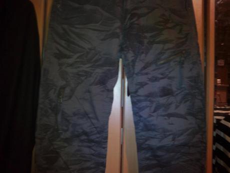 Tenké nohavice s maskačovým vzorom, 152