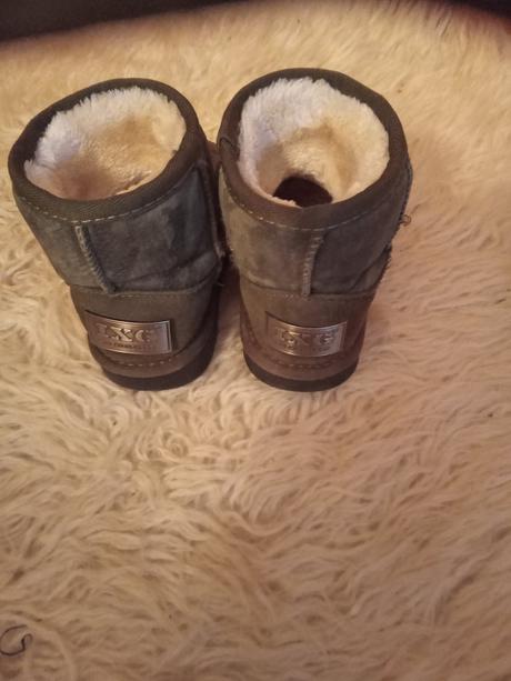 Teplucke semišové čižmičky., 28