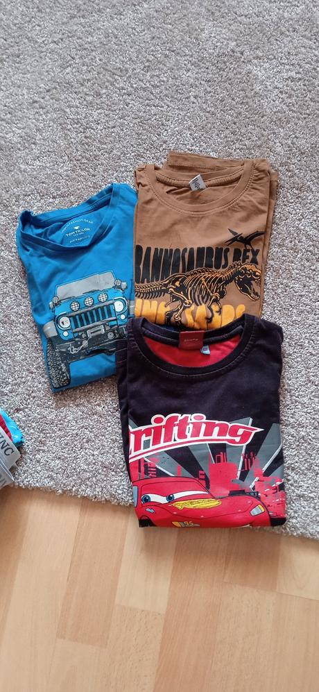 Tričká veľ.122/128, 122