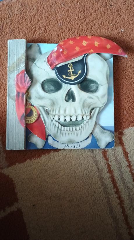 Kniha poklad krivajuceho jacka - piráti, 